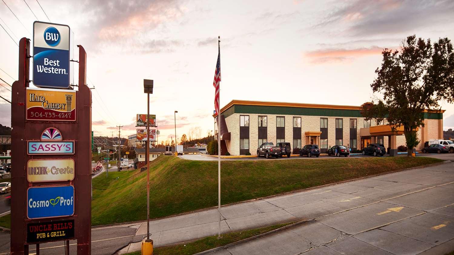 Best Western Huntington Mall Inn Barboursville Exterior foto
