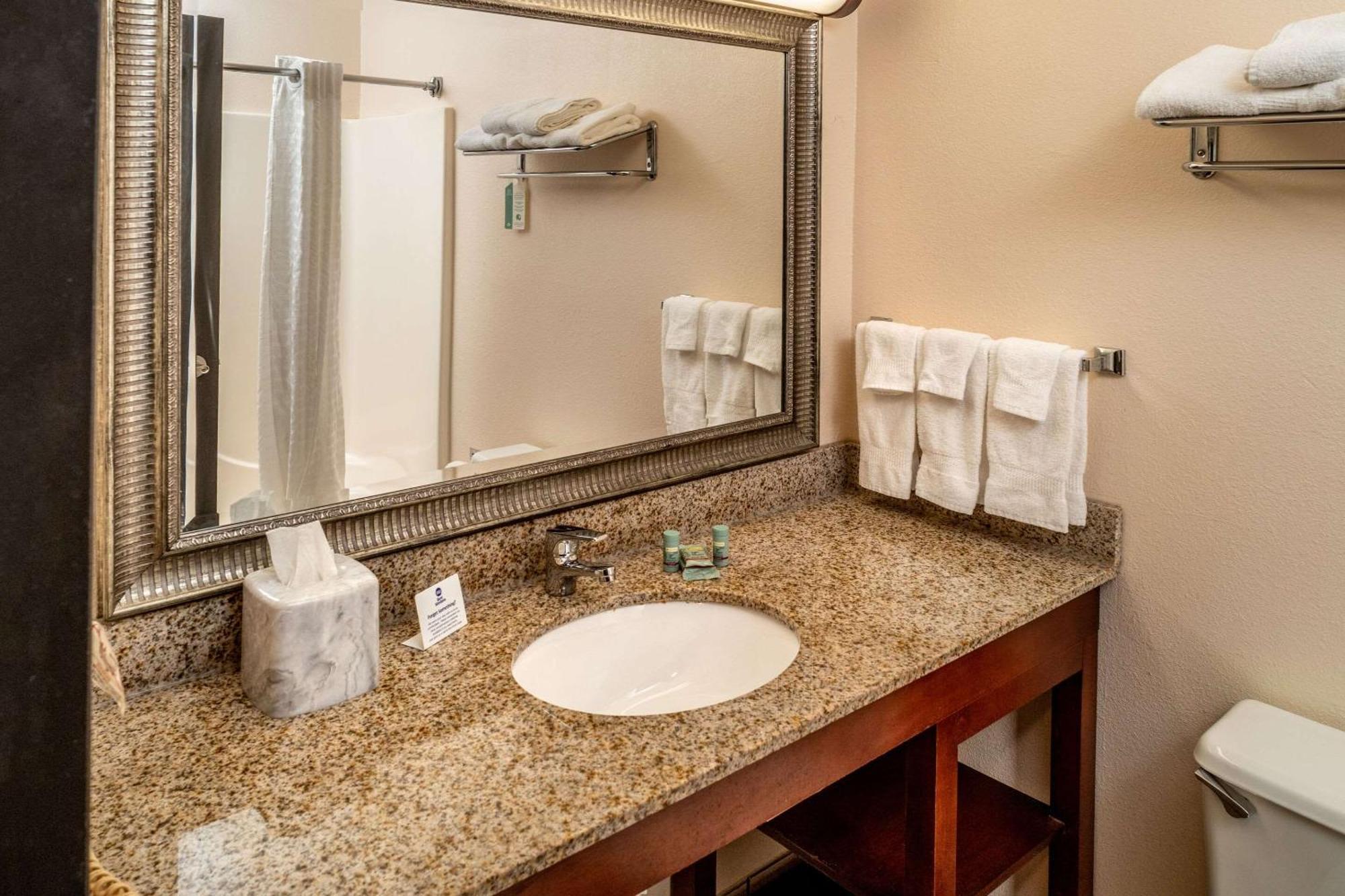 Best Western Huntington Mall Inn Barboursville Exterior foto